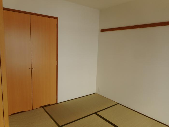 長押と収納のある和室の写真