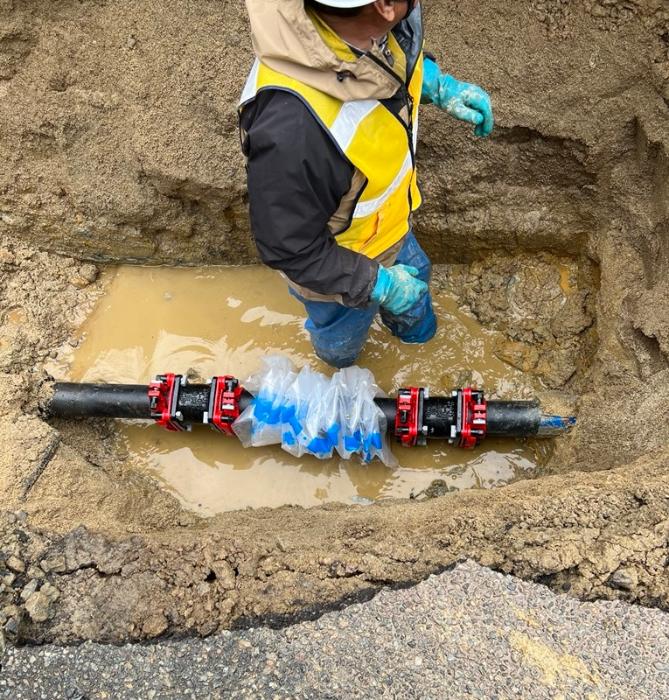 配水管の復旧工事作業の画像