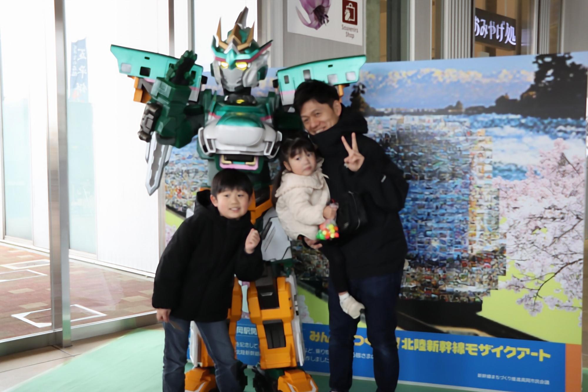 北陸新幹線開業記念 新高岡駅 開業記念ノベルティ 利長くん貯金箱 北陸