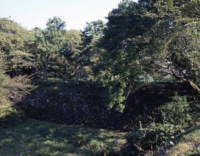 高岡城の石垣を収めた写真