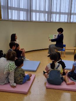 志貴野高校生徒による読み聞かせ7月31日