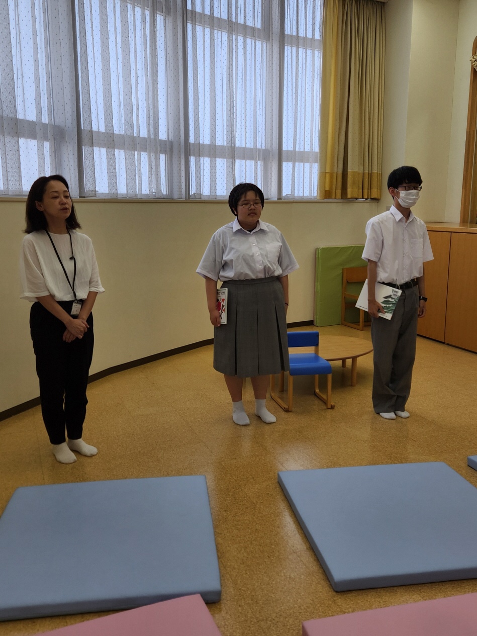志貴野高校生徒による読み聞かせ8月1日