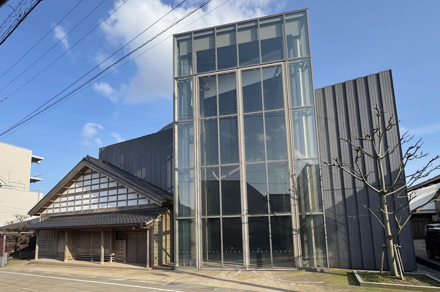 佐渡家のあった所(現在は高岡御車山会館が建っています)