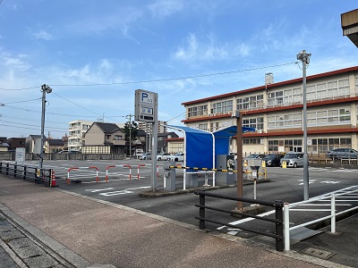 高岡駅南駐車場入口の画像