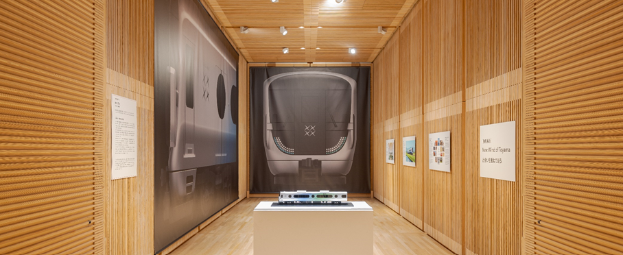 城端線氷見線新型車両展示