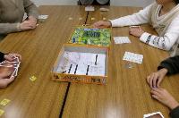 ボードゲームを楽しんでます