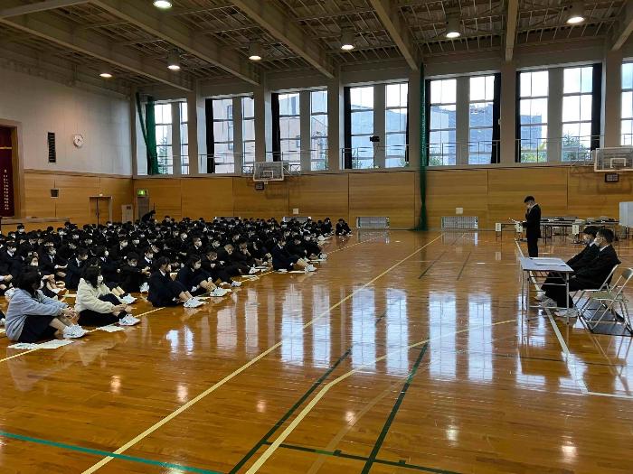 選挙啓発出前講座における模擬投票の実施風景の写真