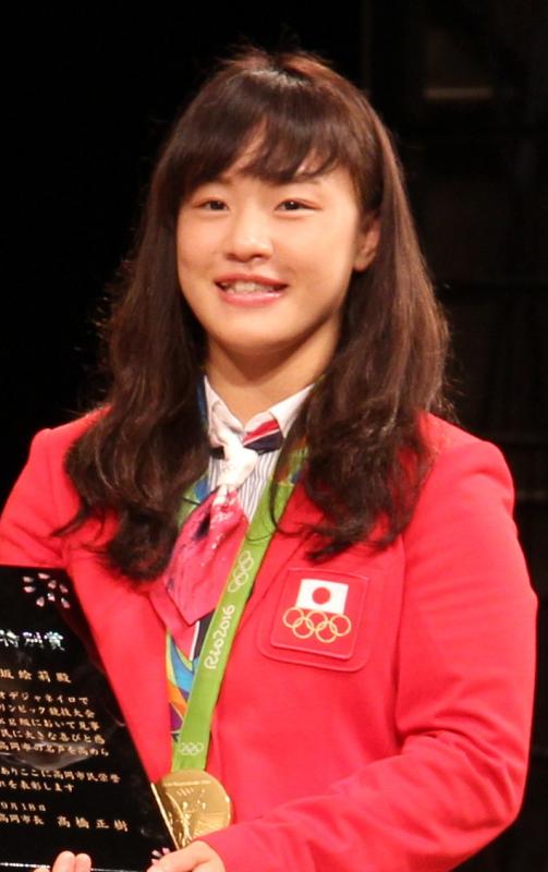 登坂絵莉の写真