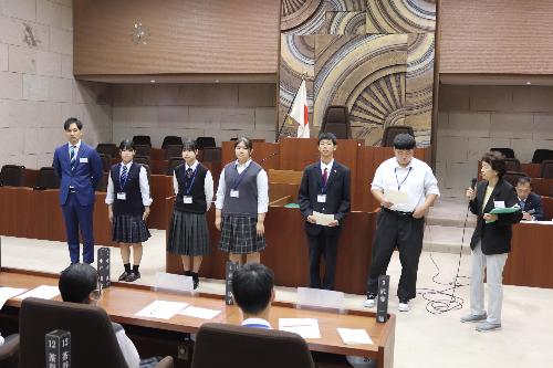 意見交換の結果を発表している写真2